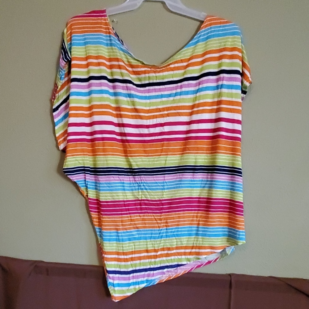 Unique asymmetric blouse.